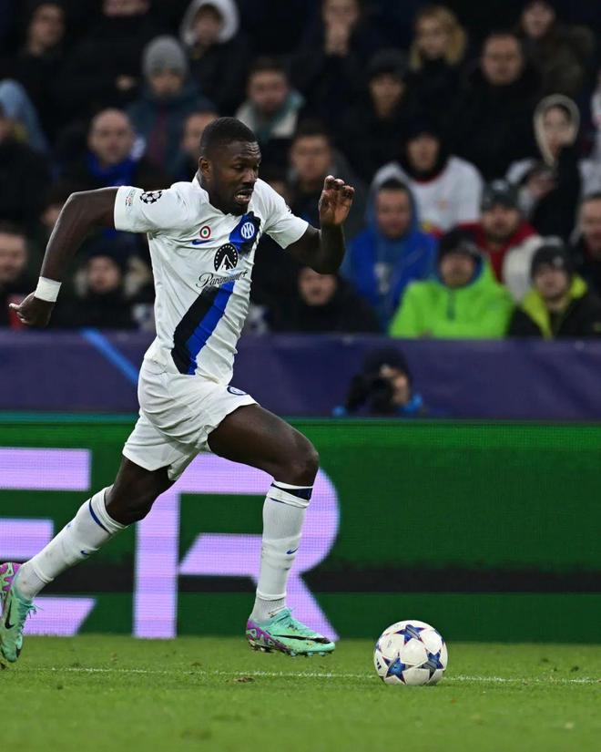 关于阿贾克斯主场-完胜门兴,晋级欧冠四强的信息 关于阿贾克斯主场-完胜门兴,晋级欧冠四强的信息